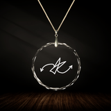 Crystal pendant with engraved symbol IDOS'DIE'ENNA inside